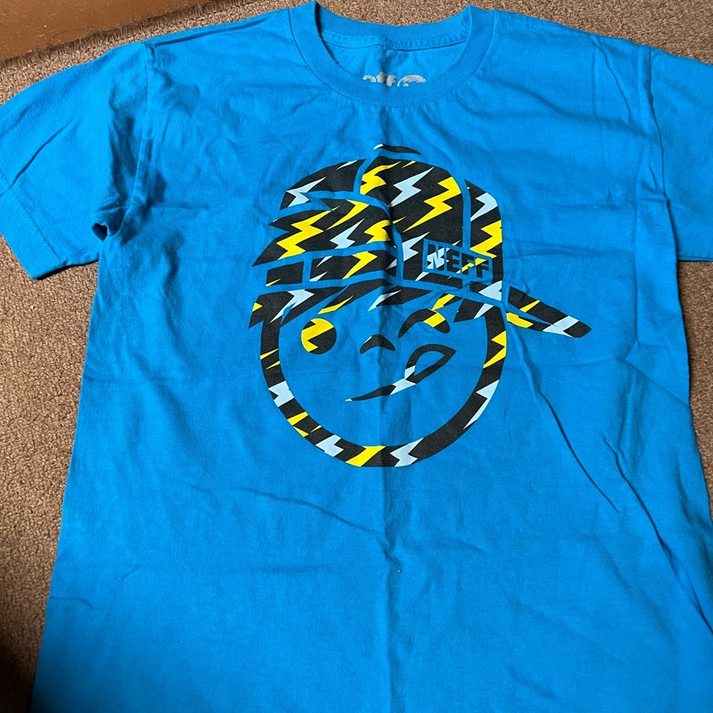 Boys NEFF tee size youth medium